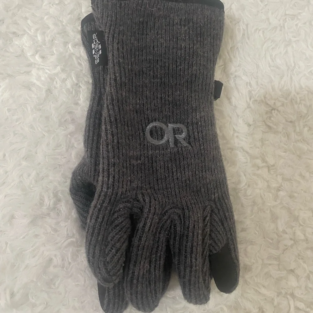 Gray Knit Gloves with OR Logo